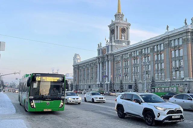 В Екатеринбурге вновь массово меняют маршруты общественного транспорта