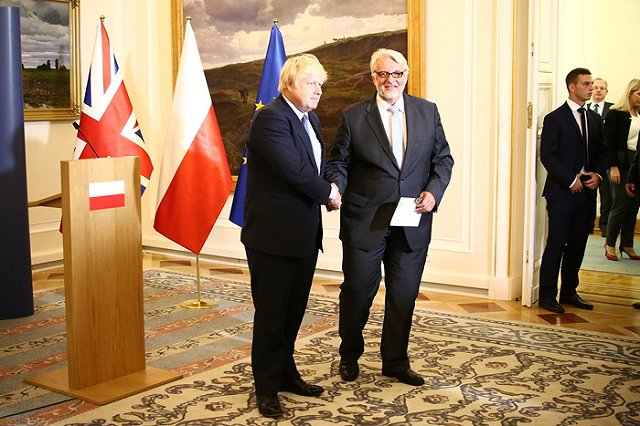 МИД Польши пообещал обдумать вопрос о требовании репараций с России