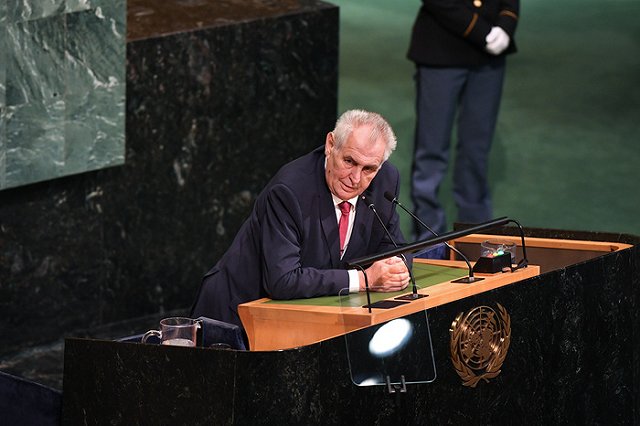 В Екатеринбург прилетит президент Чехии Милош Земан