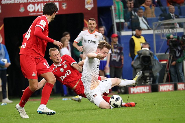 «Урал» в упорной борьбе уступил «Локомотиву»