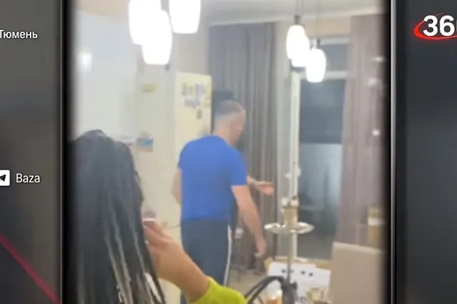 В Тюмени разъяренный жилец «десантировался» на балкон к шумевшим посреди ночи соседям