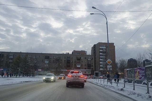 В ГИБДД предупредили жителей Екатеринбурга о жутком гололёде на дорогах