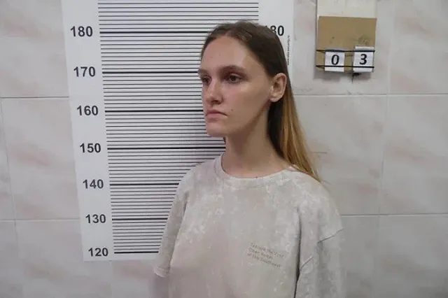 «Пароль „Помощь“». В Екатеринбурге задержали курьера-девушку, забравшую у пенсионера все сбережения