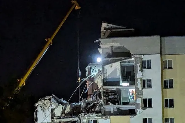 Найденный живым под плитами рухнувшего в Саратове дома скончался