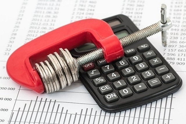 Свердловские учителя и медработники вынуждены искать вторую работу