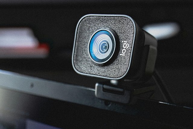 В Екатеринбурге официантку отправили в колонию на 14 лет за съемку брата в порно