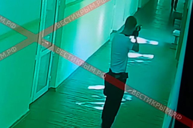 Керченский стрелок обрел преданных фанаток в интернете