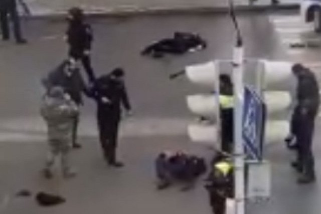 Есть погибшие: боевики отобрали оружие у сотрудников ППС и устроили стрельбу