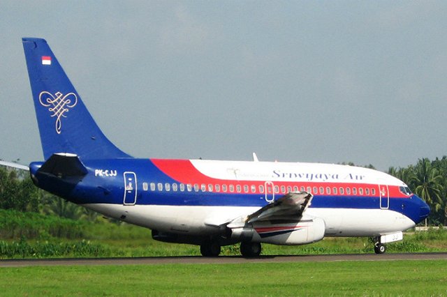 Власти Индонезии объявили о крушении Boeing 737