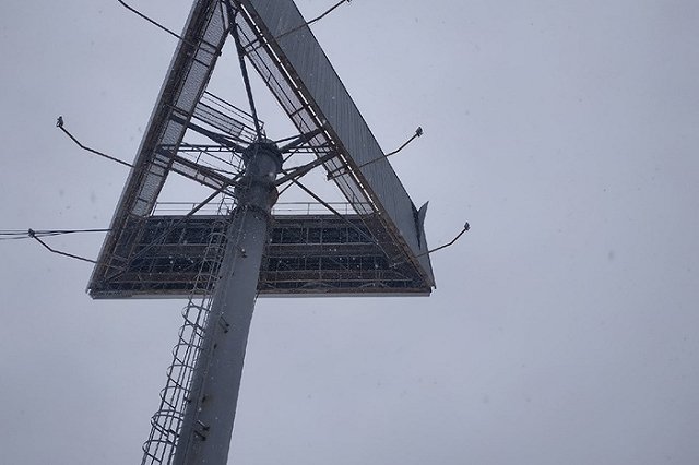 Над головами пешеходов на Щербакова нависла «воздушная» угроза