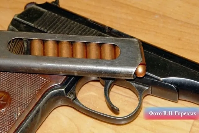 Силовики задержали свердловчанина с пистолетом и поддельным удостоверением ФСБ