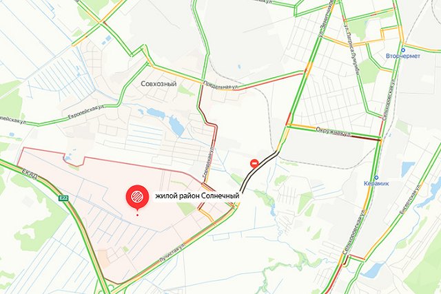 В Екатеринбурге в новом микрорайоне перекрыли главный выезд