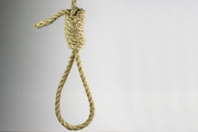 На Урале школьник повесился, когда родители не дали ему денег на выпускной