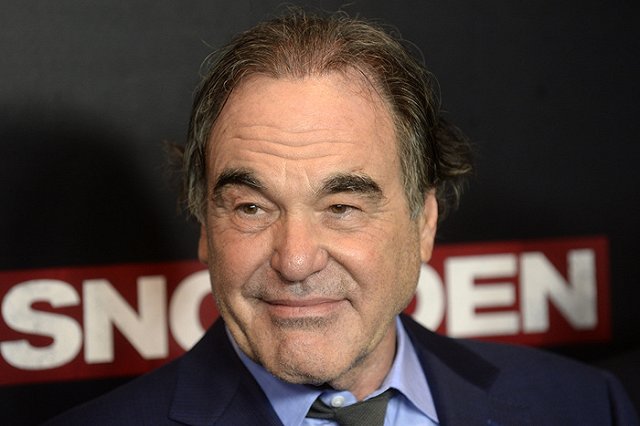 Автор фильма о Сноудене усомнился в причастности России к кибератакам на США