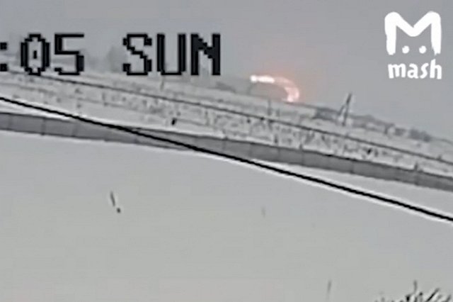 В Сети появилось видео момента взрыва пассажирского самолёта Ан-148