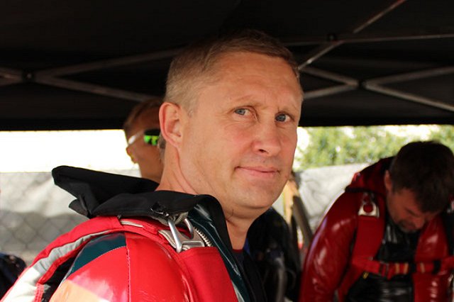 Разогнался до 507 км в час: уральский парашютист совершил нереальное падение