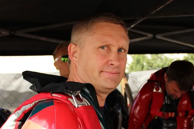 Разогнался до 507 км в час: уральский парашютист совершил нереальное падение