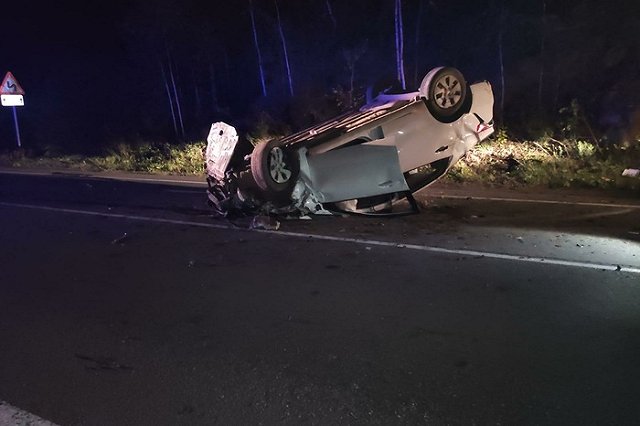 Дёрнула руль на себя: в Свердловской области машина с семьёй перевернулась из-за ссоры супругов