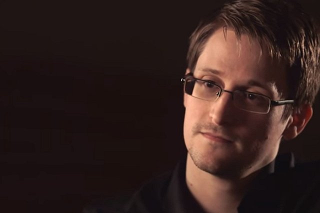 Сноуден заявил о риске передачи данных пользователей смартфонов «нехорошим» странам