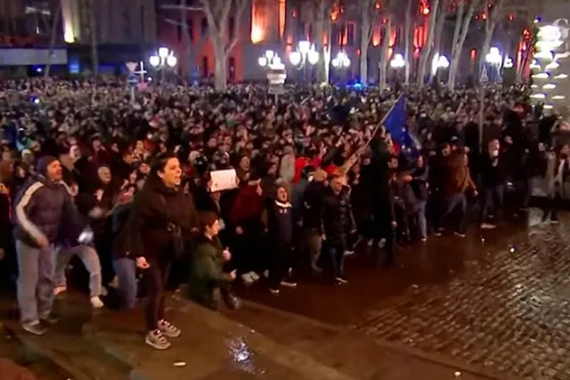 СМИ сообщают о «дичи» на КПП Верхний Ларс из Грузии в сторону России