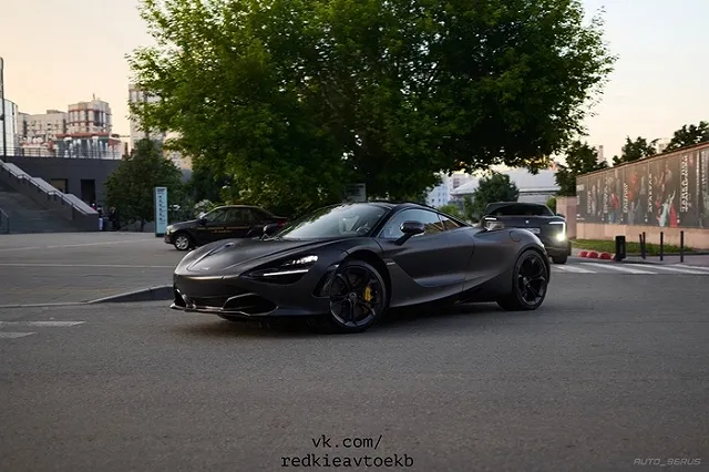 На екатеринбургских улицах заметили роскошный британский спорткар