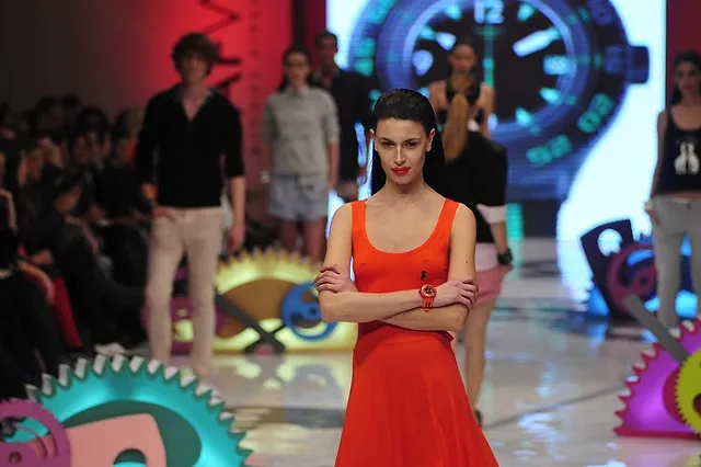 Swatch и Visa разработают часы со встроенной функцией оплаты покупок