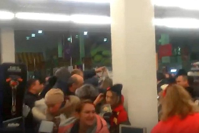 В «Магните» покупатели подрались из-за кружек со скидкой