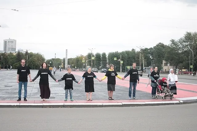 Покрас Лампас отменил свой визит в Екатеринбург на фоне конфликта