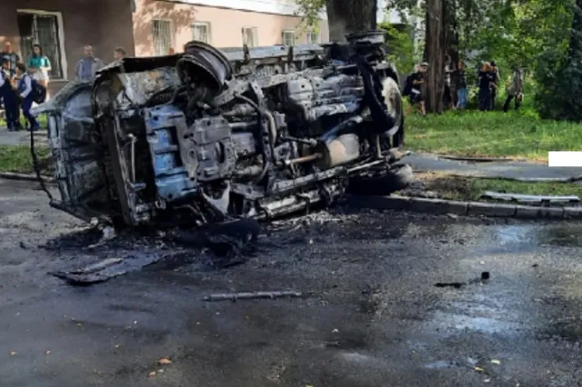 В Екатеринбурге взорвался Land Cruiser Prado — видео