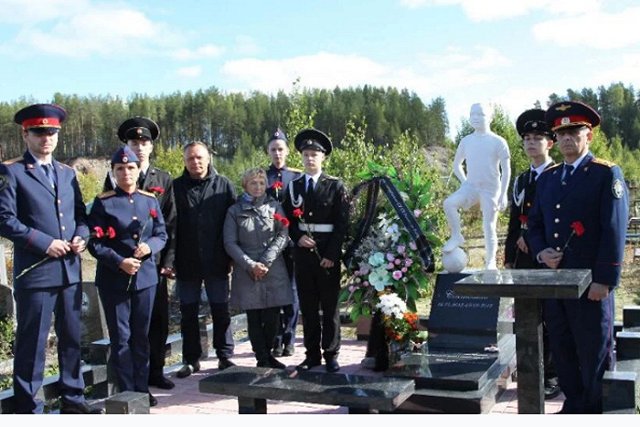 Памятник шестилетнему мальчику, погибшему при спасении человека на пожаре, установили в Карелии