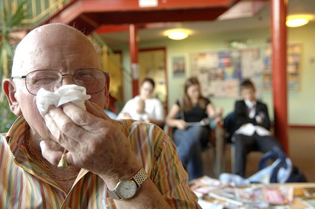 Заболеть гриппом можно через банкомат
