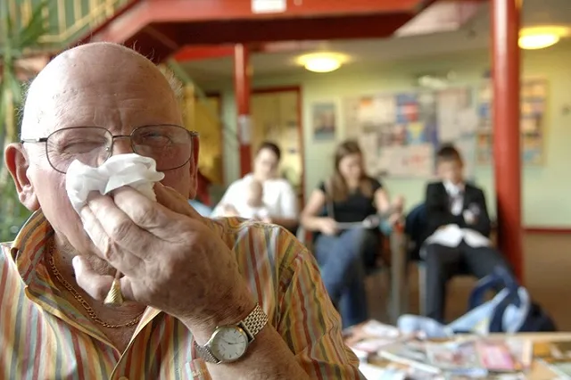 Заболеть гриппом можно через банкомат