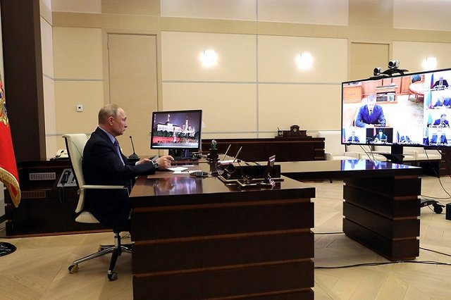 Путин с сегодняшнего дня переходит на дистанционный формат общения с министрами