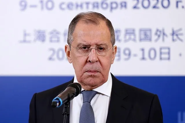 Лавров прокомментировал сообщение, что одна из сопровождавших Навального в Томске улетела в ФРГ