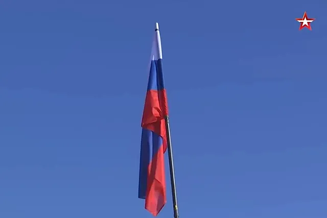 Российский патруль развернул колонну бронетехники США в Сирии