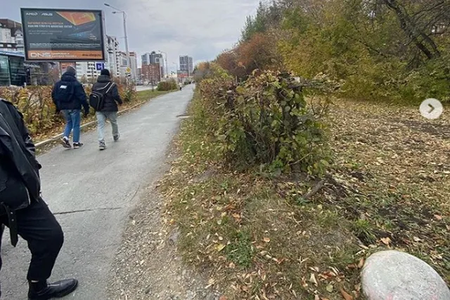 Закрыл рот рукой и потащил: в центре Екатеринбурга неизвестный опять напал на девушку