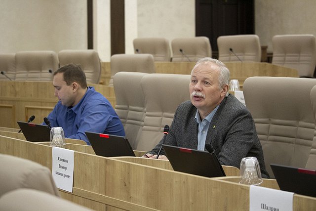 «Давайте потратим деньги?»: Депутат ЕГД раскритиковал «борьбу» с коронавирусом ради «галочки»