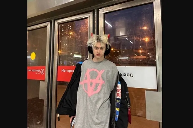 Мосгорсуд утвердил высылку блогера, снявшего пародию на солдата в окопе