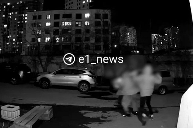 В Екатеринбурге банда подростков ограбила своего ровесника