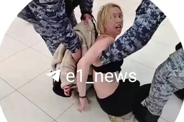 Екатеринбурженка устроила погром в «Веер Молле»