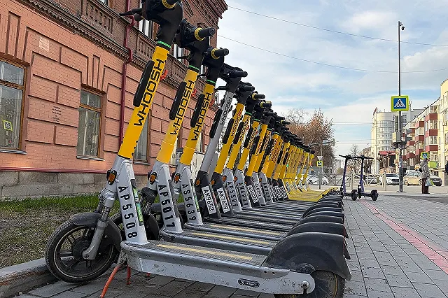 Власти Екатеринбурга расторгают договор с кикшерингом