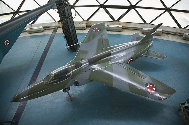 Пилот погиб после падения самолета на британском фестивале