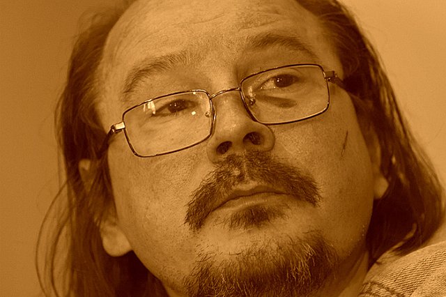 Друзья и учителя режиссёра Алексея Балабанова открыли мемориальную доску