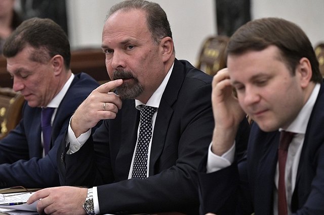 Орешкин рассказал про излишнее нормотворчество на примере биде в школе