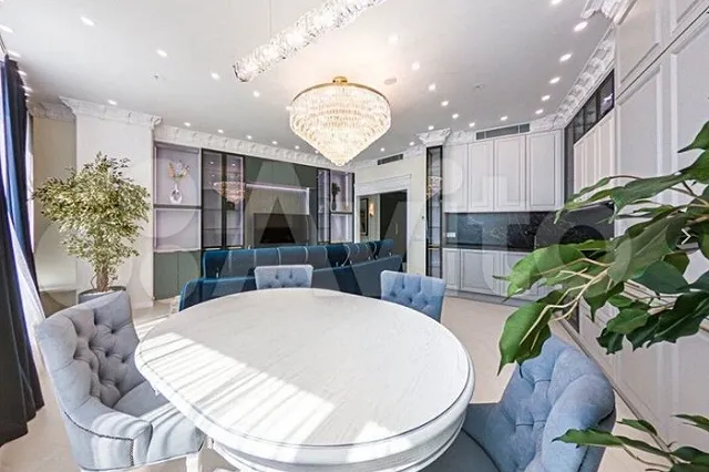 В Екатеринбурге за полмиллиона сдают квартиру по соседству с чиновниками