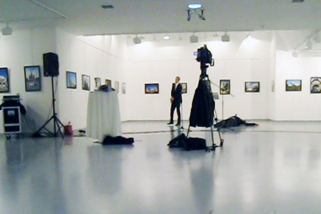 Убийцу российского посла Карлова закопают на безымянном кладбище