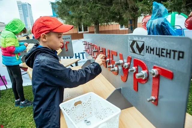 В ЦПКиО появится гигантский футбольный мяч из оконных конструкций