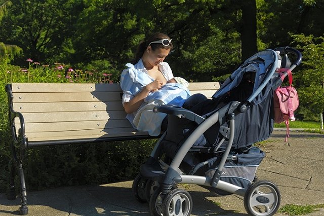 Пособия безработным и матерям решили перечислять только на карты «Мир»