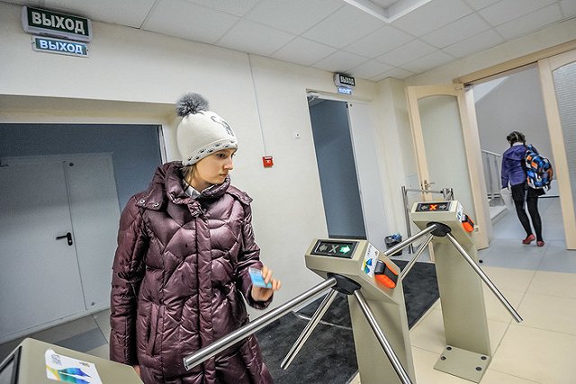 Свердловский министр образования рассказал о ситуации с охраной в школах региона