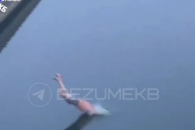 На Плотнике мужчина в одних трусах искупался в Исети